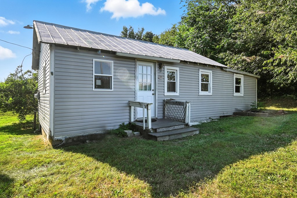 8693 Grove Church Road, Gambier, Ohio 43022, 2 Bedrooms Bedrooms, ,1 BathroomBathrooms,Residential,For Sale,Grove Church Road,9067947