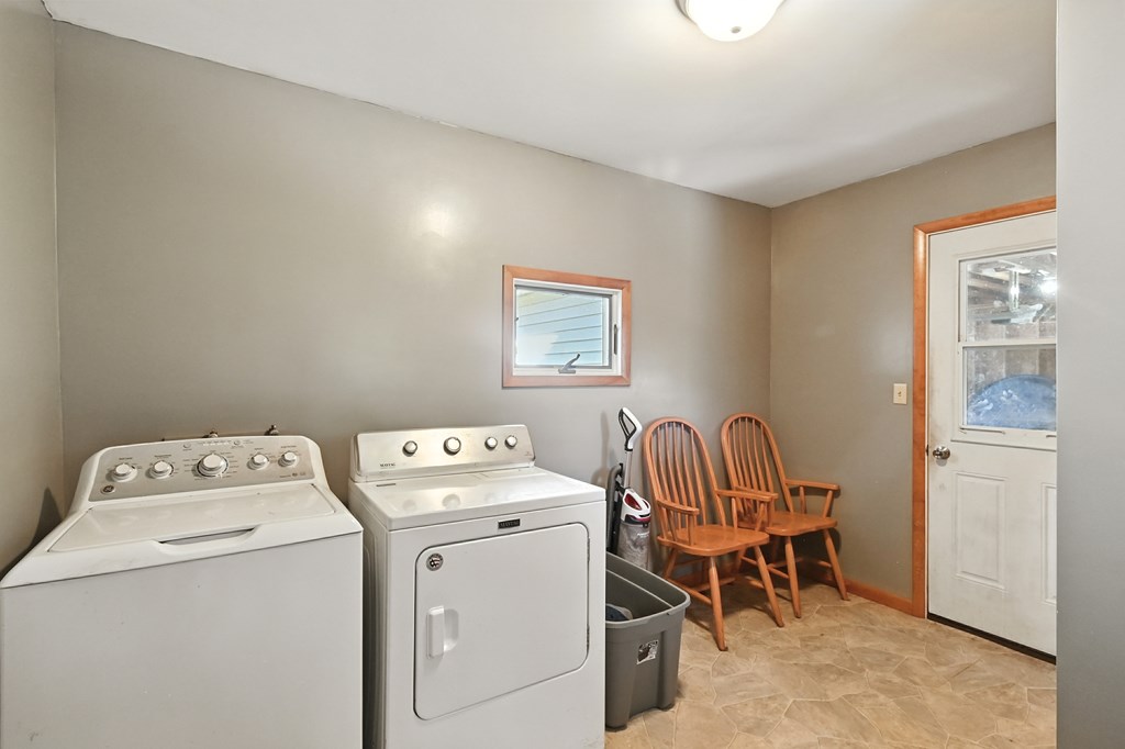 2987 Carey Road, Bloomville, Ohio 44818, 5 Bedrooms Bedrooms, ,2 BathroomsBathrooms,Residential,For Sale,Carey Road,9067963