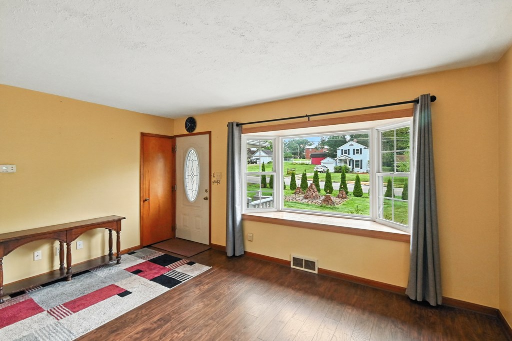 421 Cline Avenue, Mansfield, Ohio 44907, 3 Bedrooms Bedrooms, ,2 BathroomsBathrooms,Residential,For Sale,Cline Avenue,9067974