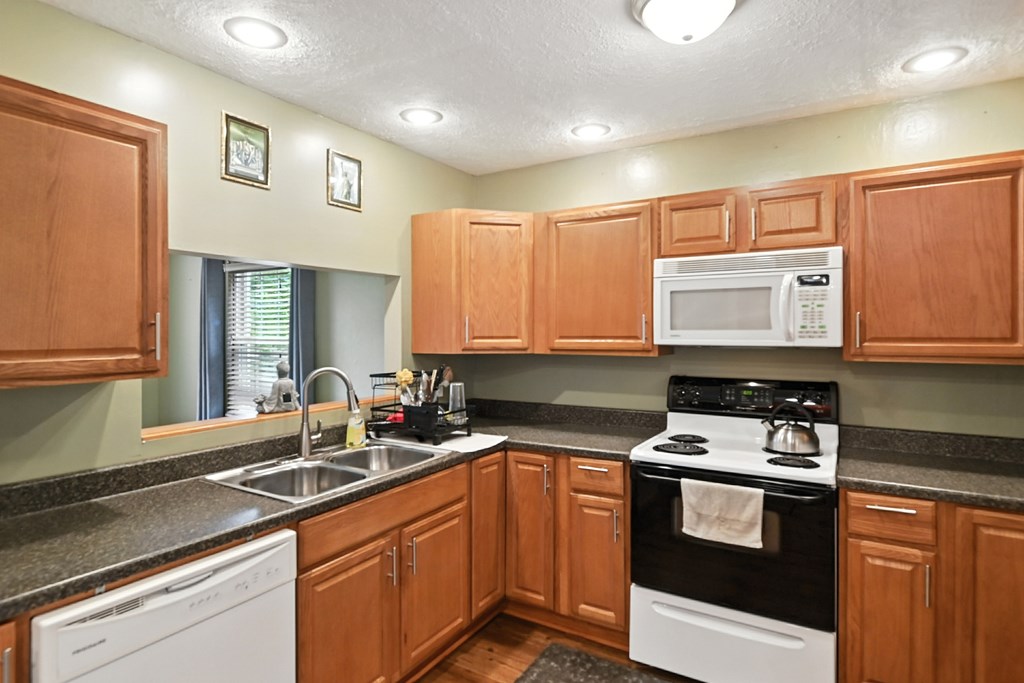 421 Cline Avenue, Mansfield, Ohio 44907, 3 Bedrooms Bedrooms, ,2 BathroomsBathrooms,Residential,For Sale,Cline Avenue,9067974