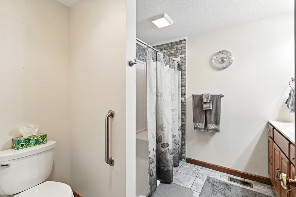 56 Lexington-Ontario Road, Ontario, Ohio 44903, 5 Bedrooms Bedrooms, ,3 BathroomsBathrooms,Residential,For Sale,Lexington-Ontario Road,9067973