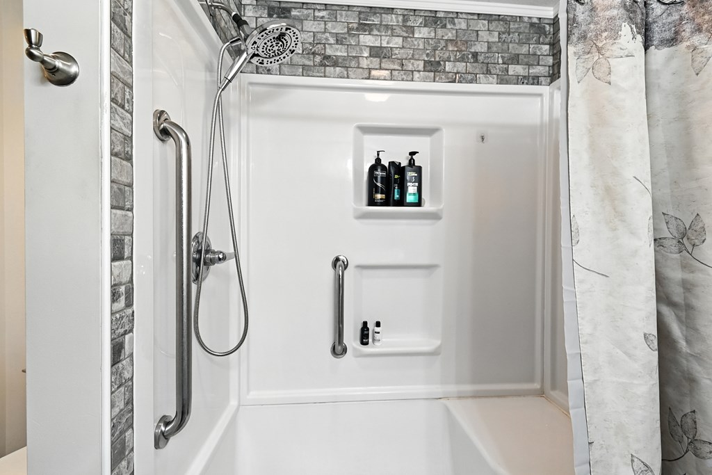 56 Lexington-Ontario Road, Ontario, Ohio 44903, 5 Bedrooms Bedrooms, ,3 BathroomsBathrooms,Residential,For Sale,Lexington-Ontario Road,9067973