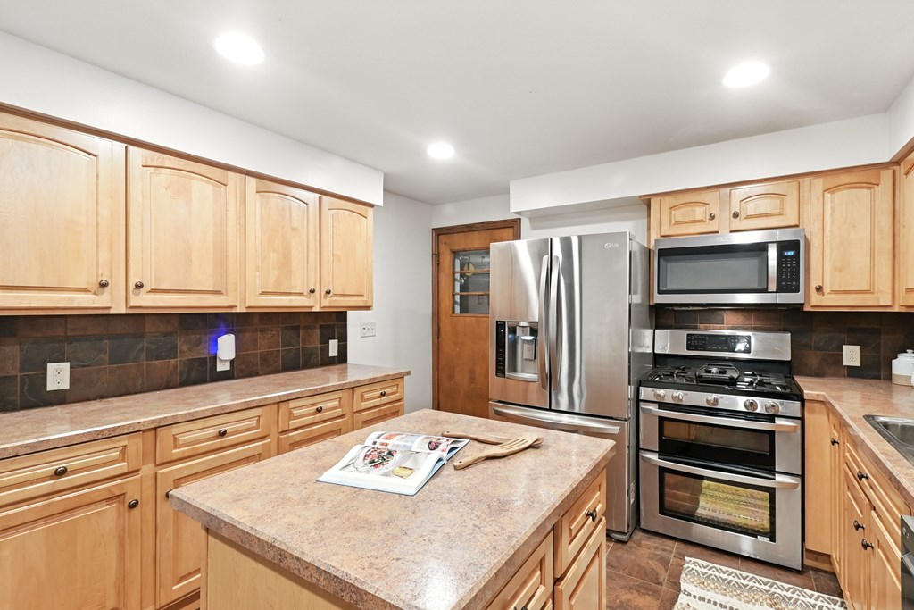 56 Lexington-Ontario Road, Ontario, Ohio 44903, 5 Bedrooms Bedrooms, ,3 BathroomsBathrooms,Residential,For Sale,Lexington-Ontario Road,9067973