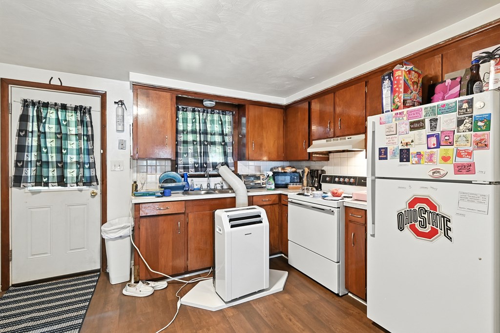 304 Esley Lane, Mansfield, Ohio 44905, 6 Bedrooms Bedrooms, ,Residential Income,For Sale,Esley Lane,9067985