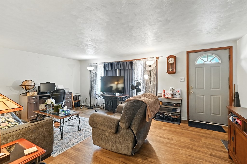 304 Esley Lane, Mansfield, Ohio 44905, 6 Bedrooms Bedrooms, ,Residential Income,For Sale,Esley Lane,9067985