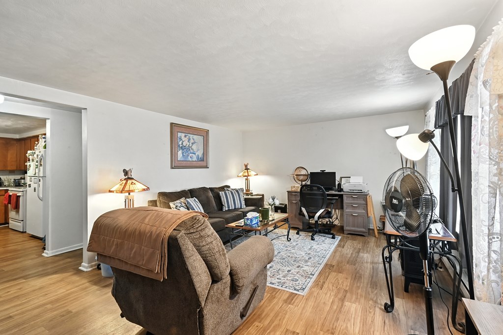 304 Esley Lane, Mansfield, Ohio 44905, 6 Bedrooms Bedrooms, ,Residential Income,For Sale,Esley Lane,9067985