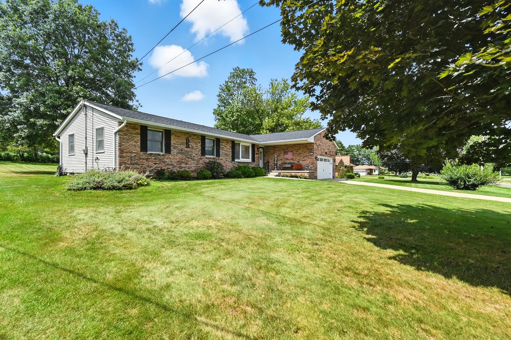 1245 Stewart Road, Mansfield, Ohio 44905, 3 Bedrooms Bedrooms, ,2 BathroomsBathrooms,Residential,For Sale,Stewart Road,9067989