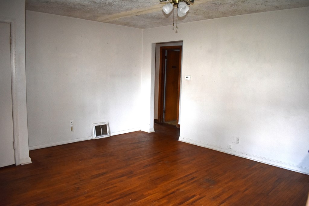 549 Acker Dr, Mansfield, Ohio 44905, 3 Bedrooms Bedrooms, ,1 BathroomBathrooms,Residential,For Sale,Acker Dr,9068995