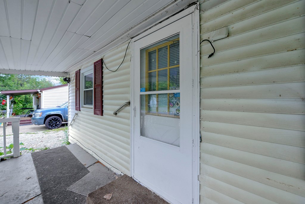 1134 Fairfax Avenue, Mansfield, Ohio 44906, 2 Bedrooms Bedrooms, ,1 BathroomBathrooms,Residential,For Sale,Fairfax Avenue,9069003