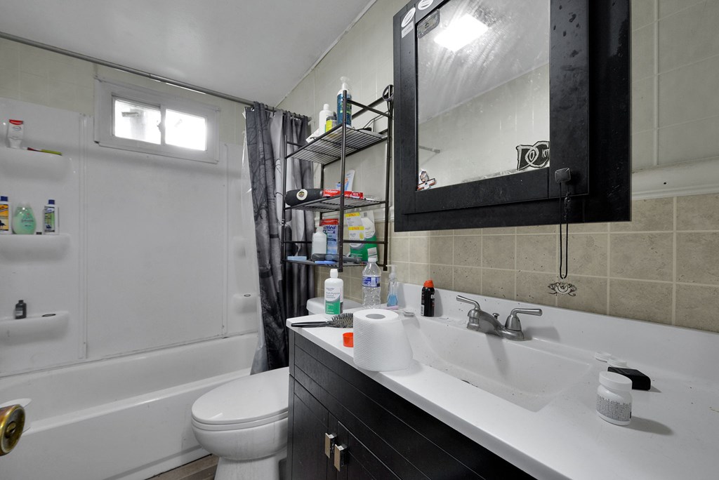 1134 Fairfax Avenue, Mansfield, Ohio 44906, 2 Bedrooms Bedrooms, ,1 BathroomBathrooms,Residential,For Sale,Fairfax Avenue,9069003