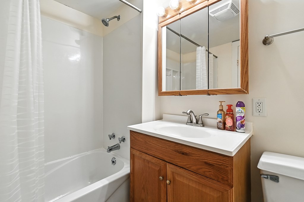 453 S Pierce Street, Galion, Ohio 44833, 2 Bedrooms Bedrooms, ,1 BathroomBathrooms,Residential,For Sale,Pierce Street,9069014