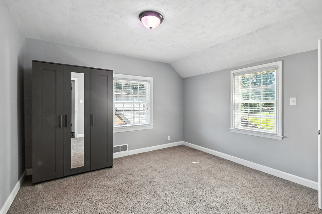 431 Overlook Road, Mansfield, Ohio 44903, 3 Bedrooms Bedrooms, ,1 BathroomBathrooms,Residential,For Sale,Overlook Road,9069052