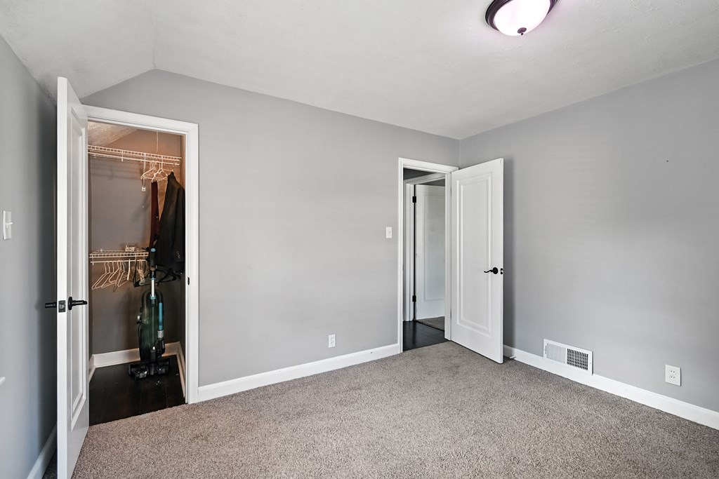 431 Overlook Road, Mansfield, Ohio 44903, 3 Bedrooms Bedrooms, ,1 BathroomBathrooms,Residential,For Sale,Overlook Road,9069052