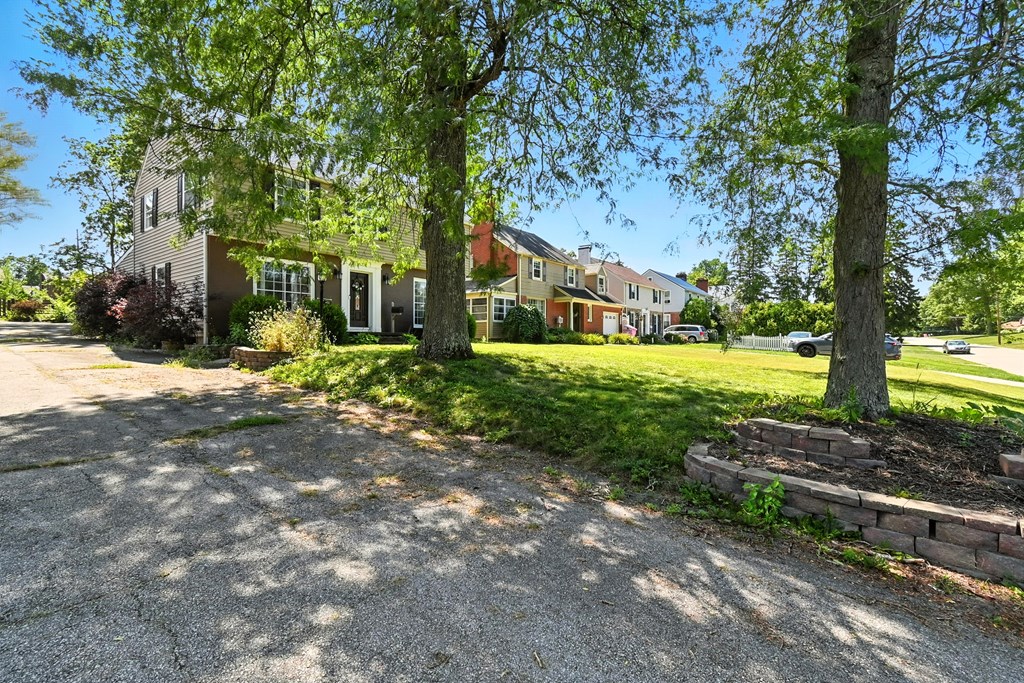 431 Overlook Road, Mansfield, Ohio 44903, 3 Bedrooms Bedrooms, ,1 BathroomBathrooms,Residential,For Sale,Overlook Road,9069052