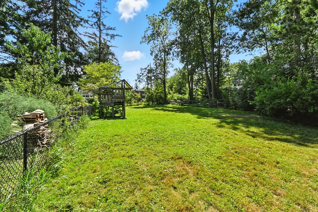431 Overlook Road, Mansfield, Ohio 44903, 3 Bedrooms Bedrooms, ,1 BathroomBathrooms,Residential,For Sale,Overlook Road,9069052