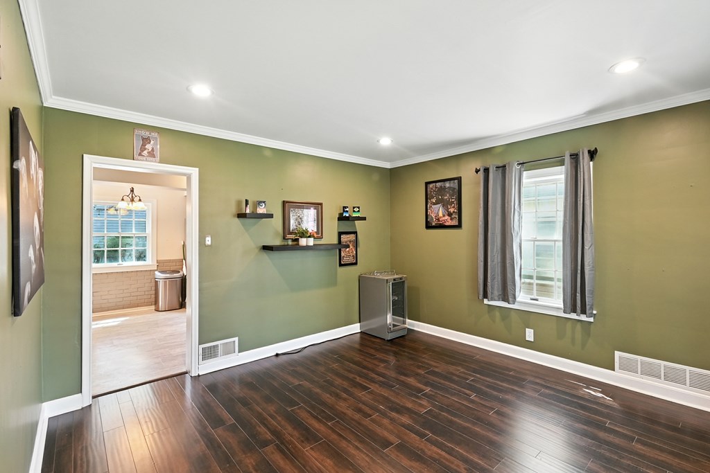 431 Overlook Road, Mansfield, Ohio 44903, 3 Bedrooms Bedrooms, ,1 BathroomBathrooms,Residential,For Sale,Overlook Road,9069052