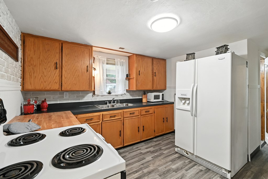 1245 N Trimble Road, Mansfield, Ohio 44906, 2 Bedrooms Bedrooms, ,1 BathroomBathrooms,Residential,For Sale,Trimble Road,9069058