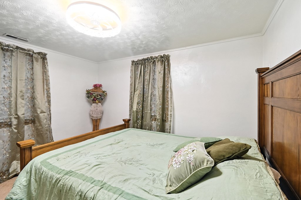1245 N Trimble Road, Mansfield, Ohio 44906, 2 Bedrooms Bedrooms, ,1 BathroomBathrooms,Residential,For Sale,Trimble Road,9069058