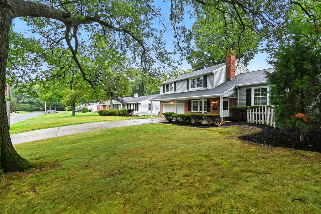 143 Kingwood Place, Mansfield, Ohio 44906, 3 Bedrooms Bedrooms, ,1 BathroomBathrooms,Residential,For Sale,Kingwood Place,9069059