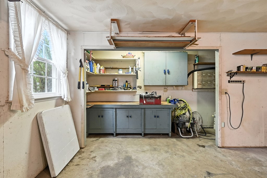 143 Kingwood Place, Mansfield, Ohio 44906, 3 Bedrooms Bedrooms, ,1 BathroomBathrooms,Residential,For Sale,Kingwood Place,9069059