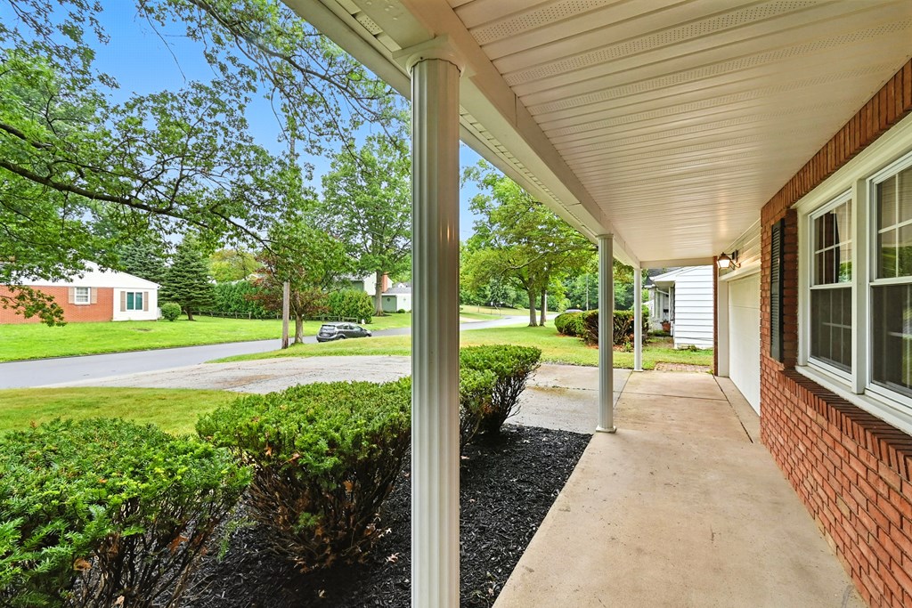 143 Kingwood Place, Mansfield, Ohio 44906, 3 Bedrooms Bedrooms, ,1 BathroomBathrooms,Residential,For Sale,Kingwood Place,9069059