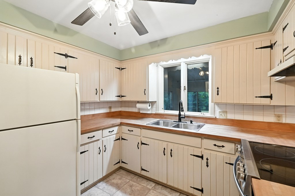 143 Kingwood Place, Mansfield, Ohio 44906, 3 Bedrooms Bedrooms, ,1 BathroomBathrooms,Residential,For Sale,Kingwood Place,9069059
