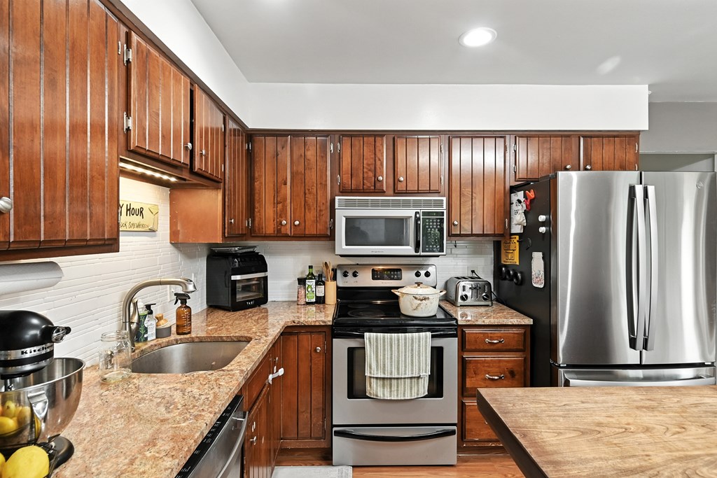 20 Norfolk Drive, Lexington, Ohio 44904, 4 Bedrooms Bedrooms, ,2 BathroomsBathrooms,Residential,For Sale,Norfolk Drive,9069064