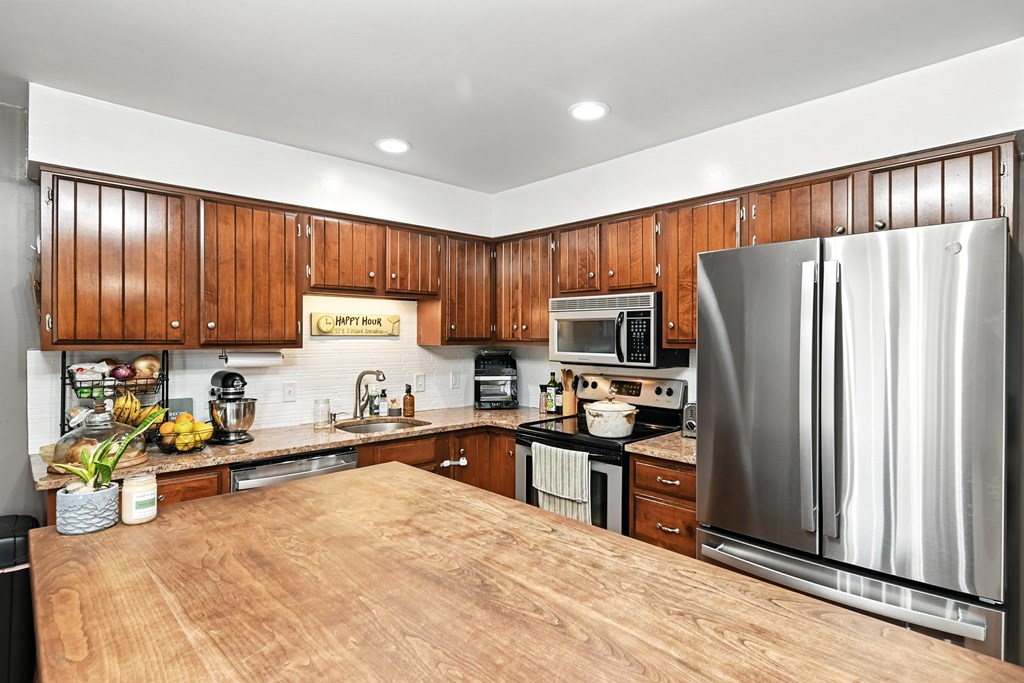 20 Norfolk Drive, Lexington, Ohio 44904, 4 Bedrooms Bedrooms, ,2 BathroomsBathrooms,Residential,For Sale,Norfolk Drive,9069064