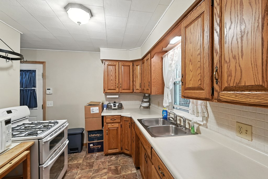 801 South Street, Galion, Ohio 44833, 2 Bedrooms Bedrooms, ,2 BathroomsBathrooms,Residential,For Sale,South Street,9069093