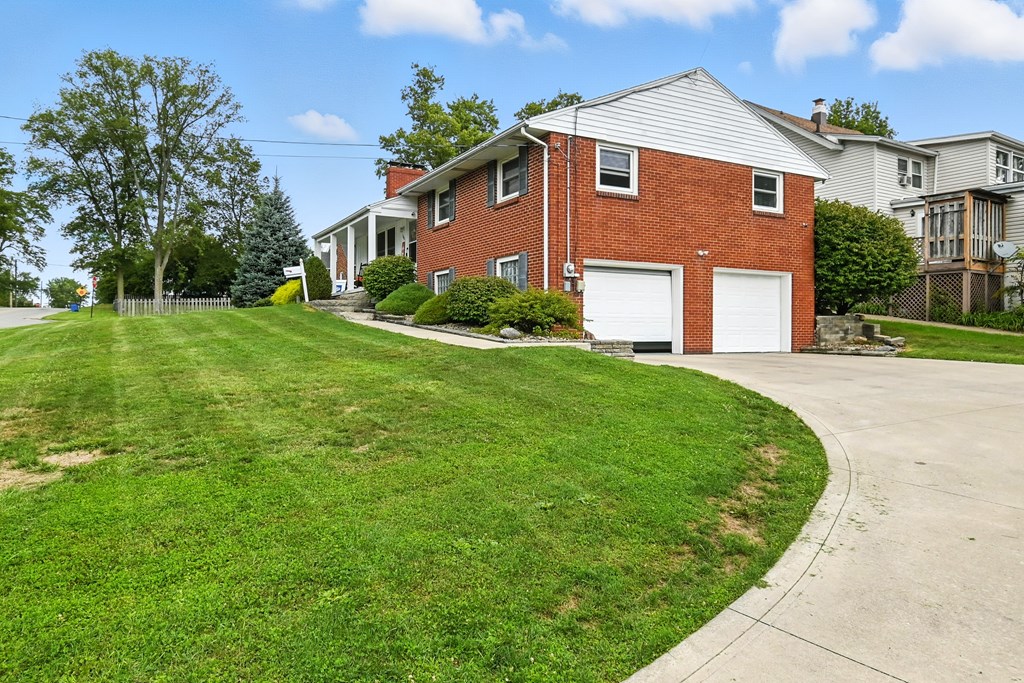 1009 Woodhill Road, Mansfield, Ohio 44907, 3 Bedrooms Bedrooms, ,1 BathroomBathrooms,Residential,For Sale,Woodhill Road,9069096