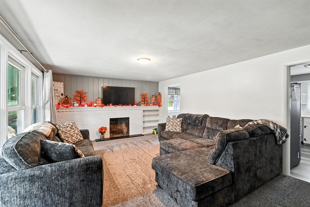 1009 Woodhill Road, Mansfield, Ohio 44907, 3 Bedrooms Bedrooms, ,1 BathroomBathrooms,Residential,For Sale,Woodhill Road,9069096