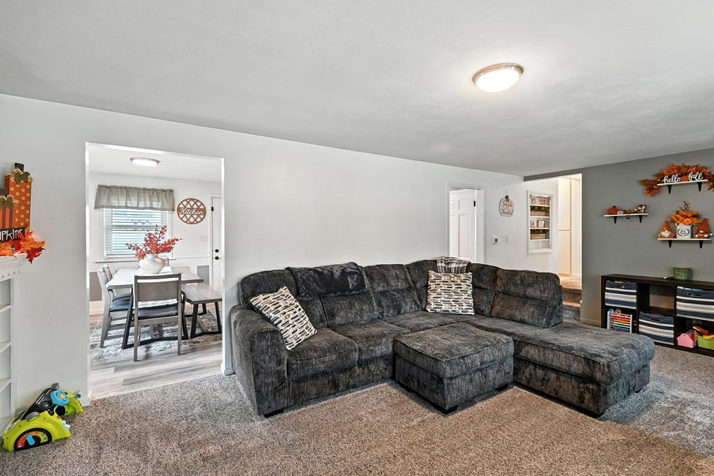 1009 Woodhill Road, Mansfield, Ohio 44907, 3 Bedrooms Bedrooms, ,1 BathroomBathrooms,Residential,For Sale,Woodhill Road,9069096