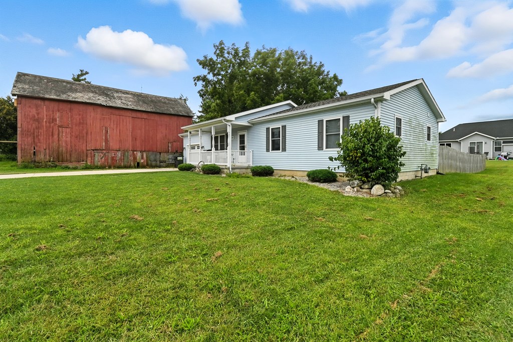 881 Flat Rock Road, Bellevue, Ohio 44811, 3 Bedrooms Bedrooms, ,1 BathroomBathrooms,Residential,For Sale,Flat Rock Road,9069099