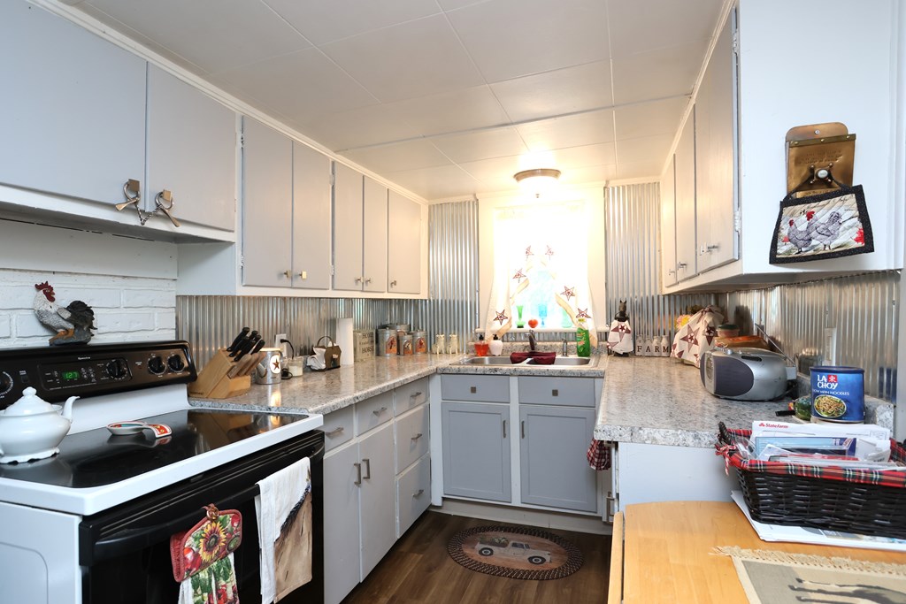 444 County Line Road, Crestline, Ohio 44827, 2 Bedrooms Bedrooms, ,1 BathroomBathrooms,Residential,For Sale,County Line Road,9069121