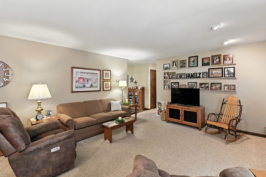 425 Mather Hill Drive, Wooster, Ohio 44691, 3 Bedrooms Bedrooms, ,2 BathroomsBathrooms,Residential,For Sale,Mather Hill Drive,9069122