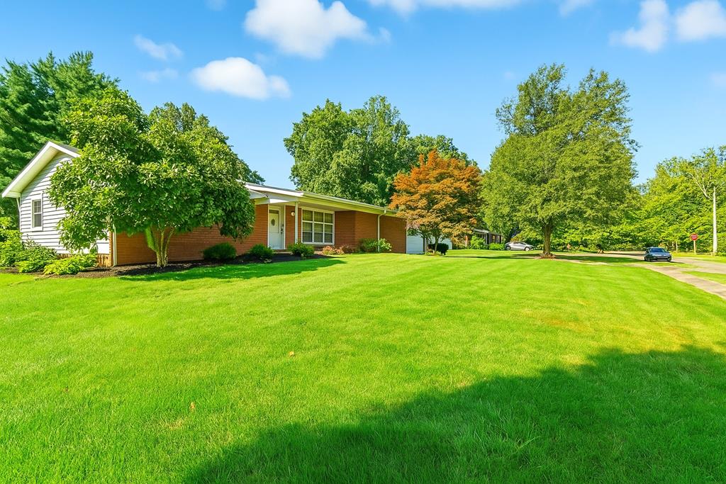 425 Mather Hill Drive, Wooster, Ohio 44691, 3 Bedrooms Bedrooms, ,2 BathroomsBathrooms,Residential,For Sale,Mather Hill Drive,9069122
