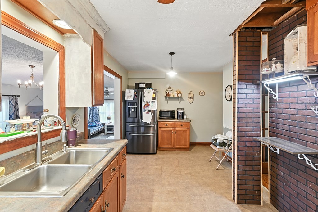 968 Highland Avenue, Galion, Ohio 44833, 4 Bedrooms Bedrooms, ,2 BathroomsBathrooms,Residential,For Sale,Highland Avenue,9069131