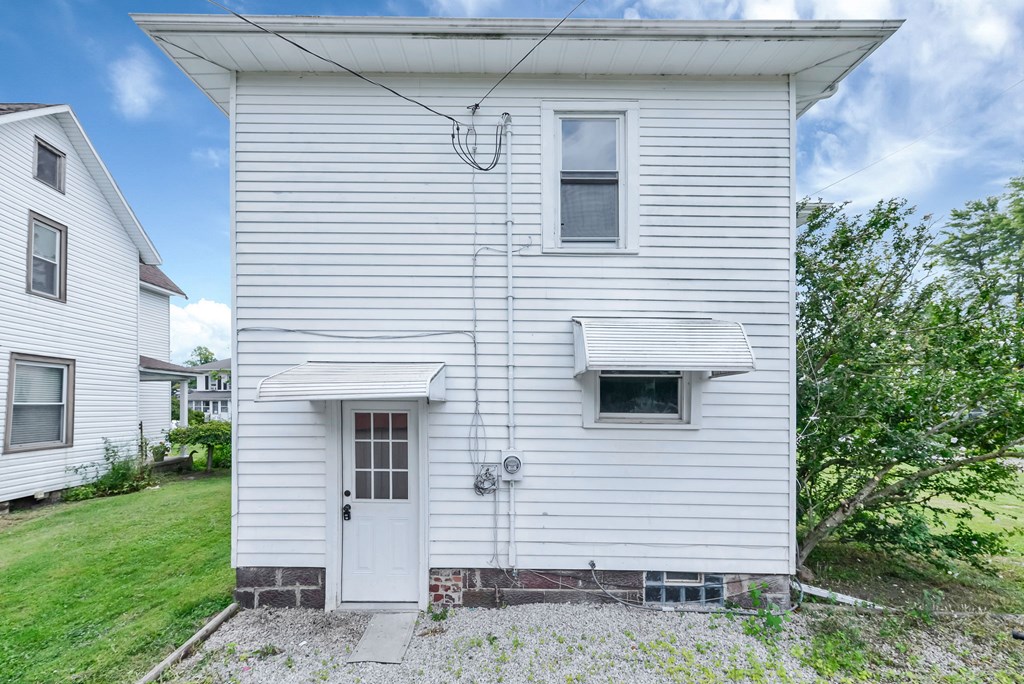 328 N Henry Street, Crestline, Ohio 44827, 4 Bedrooms Bedrooms, ,1 BathroomBathrooms,Residential,For Sale,Henry Street,9069132