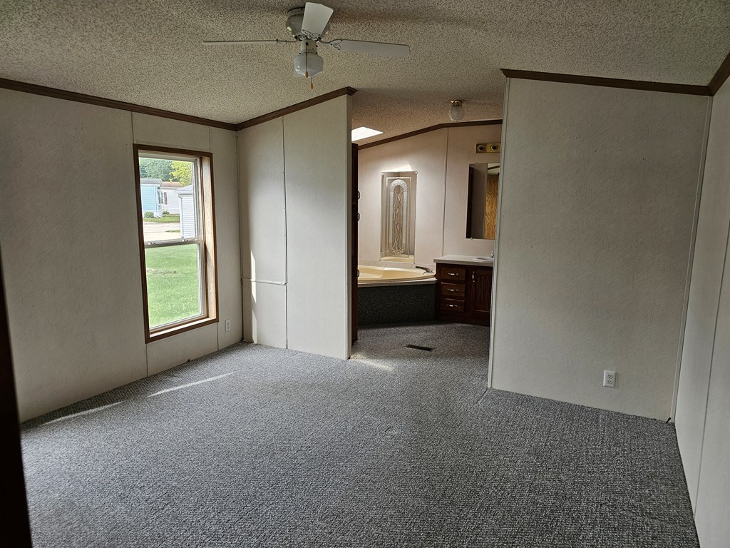 2 Carter Lane, Shelby, Ohio 44875, 2 Bedrooms Bedrooms, ,2 BathroomsBathrooms,Residential,For Sale,Carter Lane,9069159