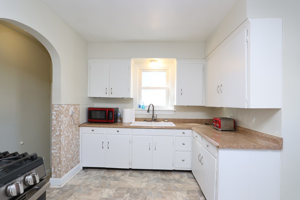374 5th Avenue, Mansfield, Ohio 44905, 3 Bedrooms Bedrooms, ,1 BathroomBathrooms,Residential,For Sale,5th Avenue,9069160