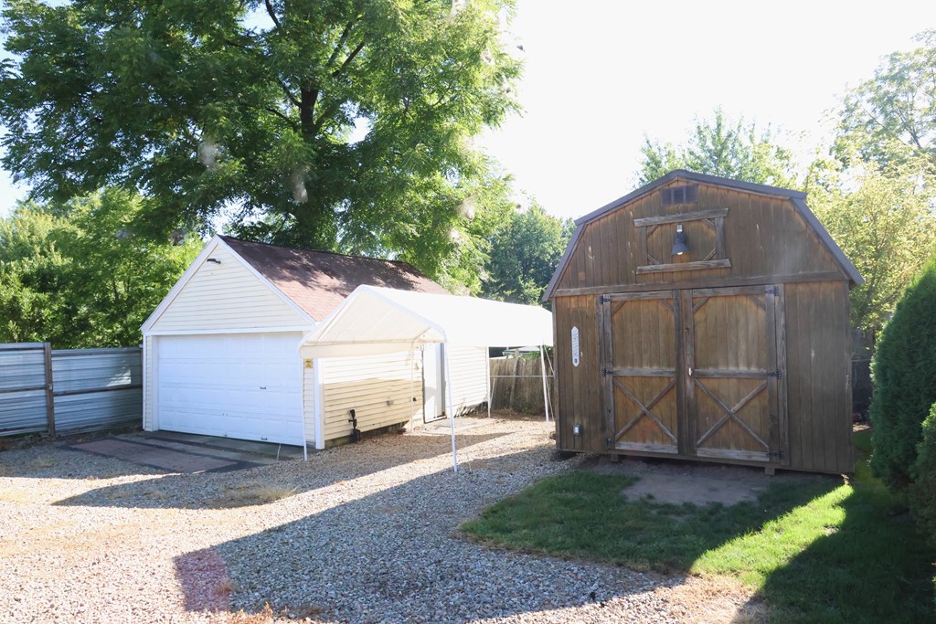 374 5th Avenue, Mansfield, Ohio 44905, 3 Bedrooms Bedrooms, ,1 BathroomBathrooms,Residential,For Sale,5th Avenue,9069160
