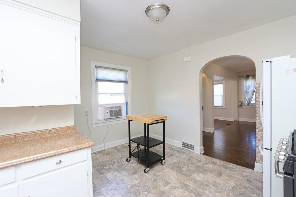 374 5th Avenue, Mansfield, Ohio 44905, 3 Bedrooms Bedrooms, ,1 BathroomBathrooms,Residential,For Sale,5th Avenue,9069160