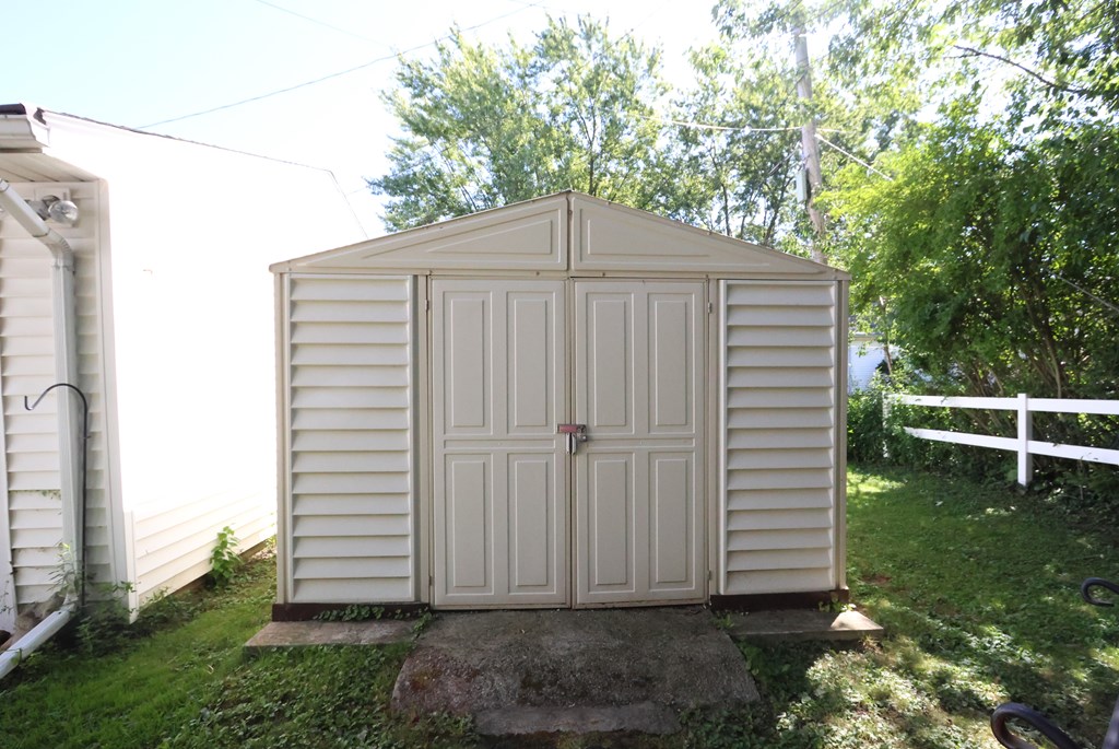 709 Coleman Rd., Mansfield, Ohio 44903, 3 Bedrooms Bedrooms, ,2 BathroomsBathrooms,Residential,For Sale,Coleman Rd.,9069170