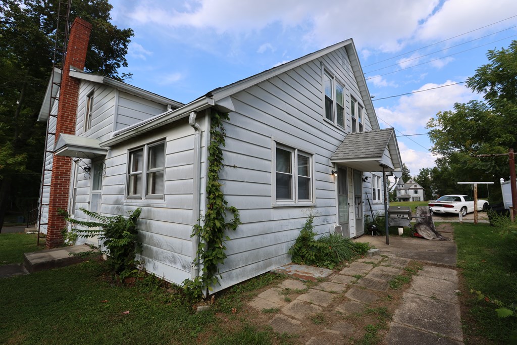 321 -323 E Payne Street, Galion, Ohio 44833, 6 Bedrooms Bedrooms, ,Residential Income,For Sale,-323 E Payne Street,9069195