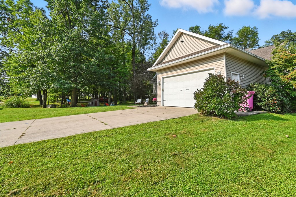 903 Randallwood Drive, Mansfield, Ohio 44906, 3 Bedrooms Bedrooms, ,2 BathroomsBathrooms,Residential,For Sale,Randallwood Drive,9069201