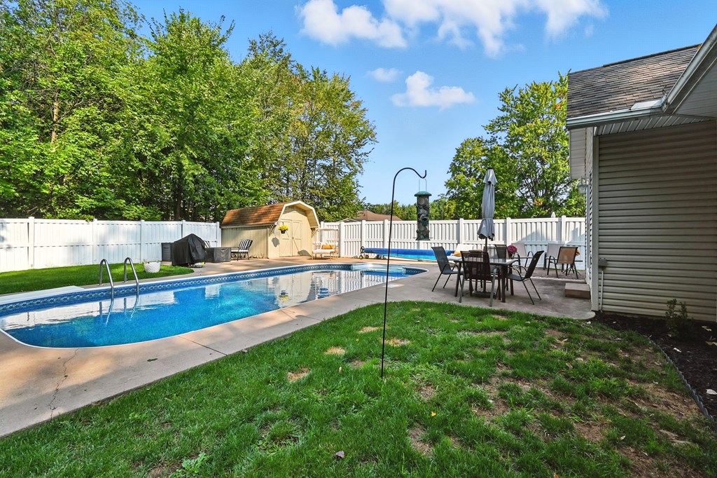 903 Randallwood Drive, Mansfield, Ohio 44906, 3 Bedrooms Bedrooms, ,2 BathroomsBathrooms,Residential,For Sale,Randallwood Drive,9069201