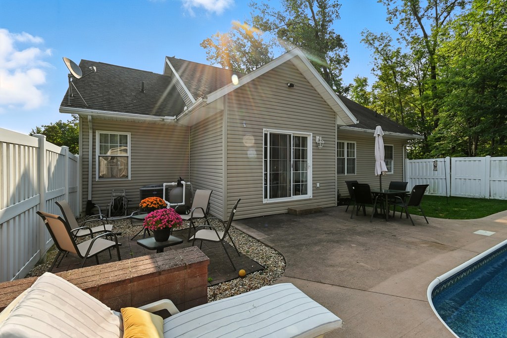 903 Randallwood Drive, Mansfield, Ohio 44906, 3 Bedrooms Bedrooms, ,2 BathroomsBathrooms,Residential,For Sale,Randallwood Drive,9069201
