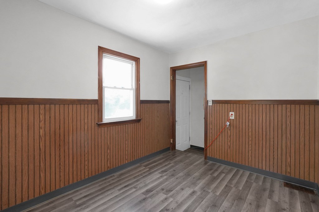 94 Delafield Avenue, Ashland, Ohio 44805, 2 Bedrooms Bedrooms, ,1 BathroomBathrooms,Residential,For Sale,Delafield Avenue,9069232