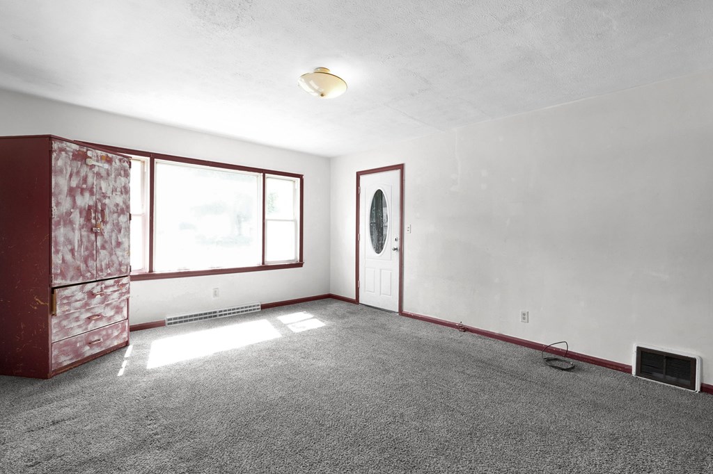 94 Delafield Avenue, Ashland, Ohio 44805, 2 Bedrooms Bedrooms, ,1 BathroomBathrooms,Residential,For Sale,Delafield Avenue,9069232