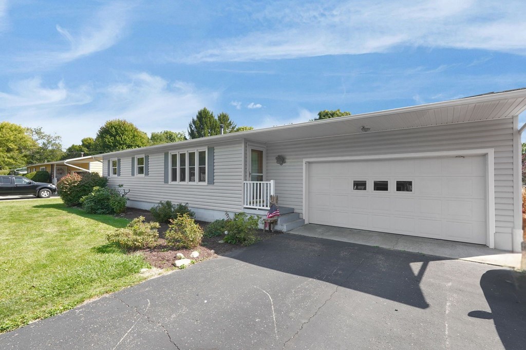 1364 Bonnie Drive, Mansfield, Ohio 44905, 3 Bedrooms Bedrooms, ,1 BathroomBathrooms,Residential,For Sale,Bonnie Drive,9069233
